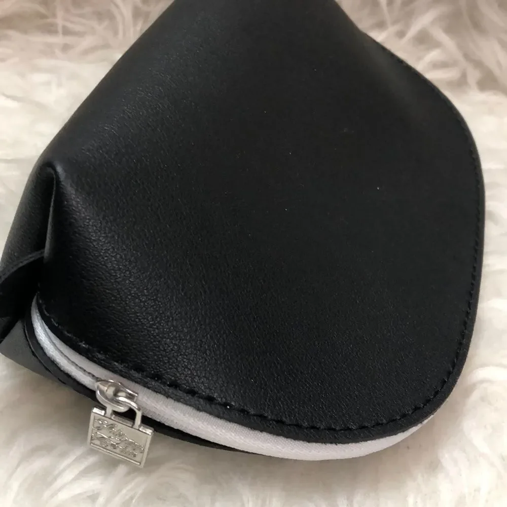🆕 Saks Fifth Avenue Pouch Bag